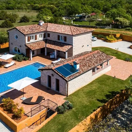 Luxoria Ema Villa *