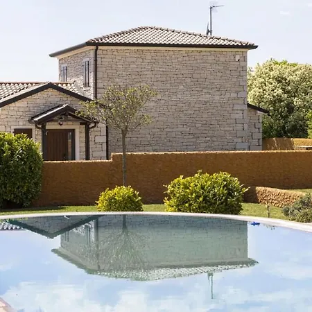 Luxoria Ema Cabrunici