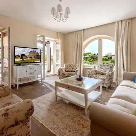 Villa Luxoria Ema Cabrunici