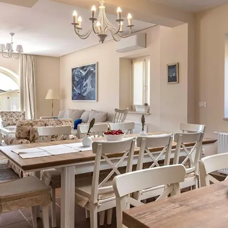 Villa Luxoria Ema *