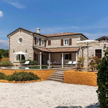 Luxoria Ema Villa *
