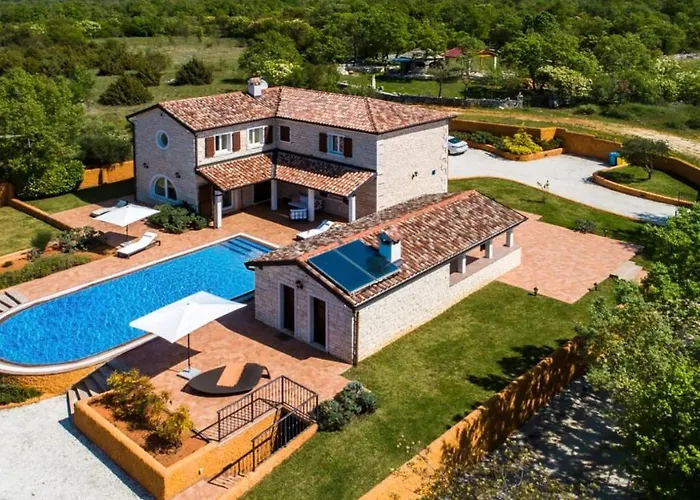 Luxoria Ema Villa *